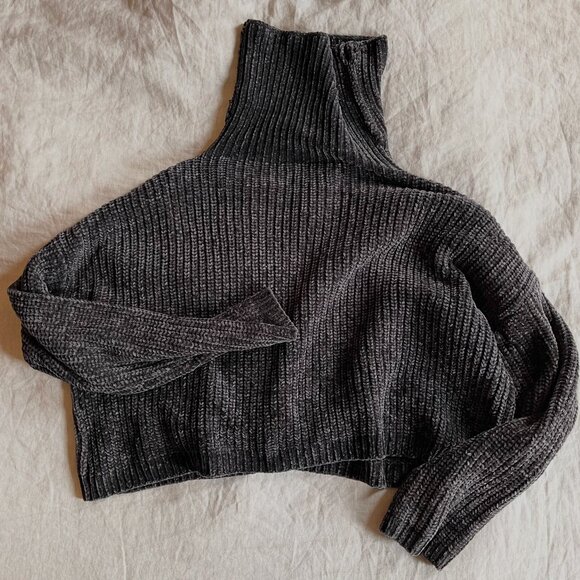 BLANKNYC Turtleneck Sweater - Picture 1 of 4